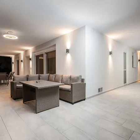 Garden House Вилла *