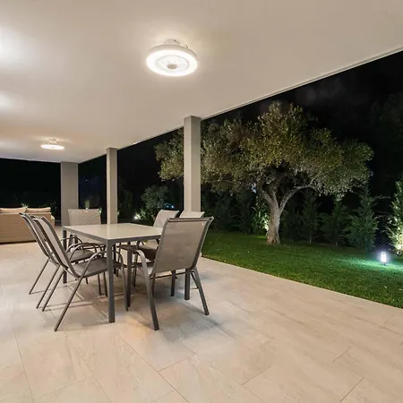 Garden House Villa