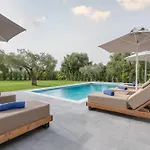 Garden House Villa *