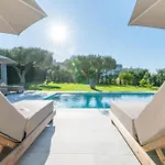 Garden House Villa *