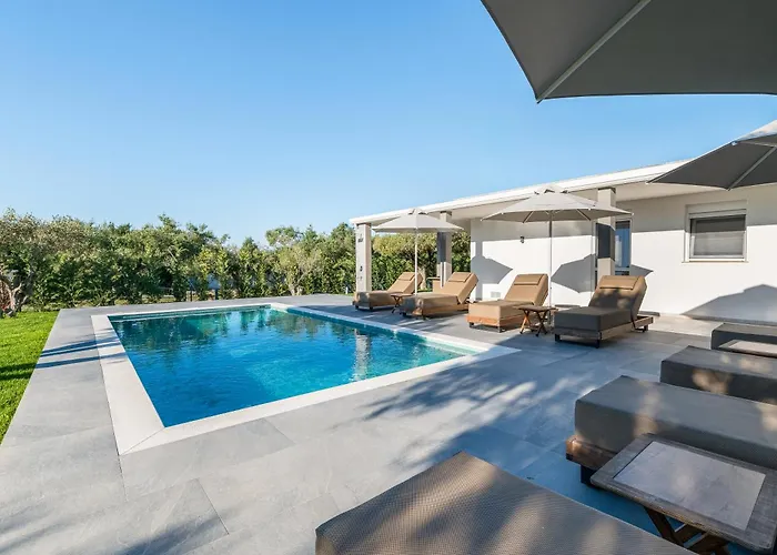 Garden House Villa Pefkochori